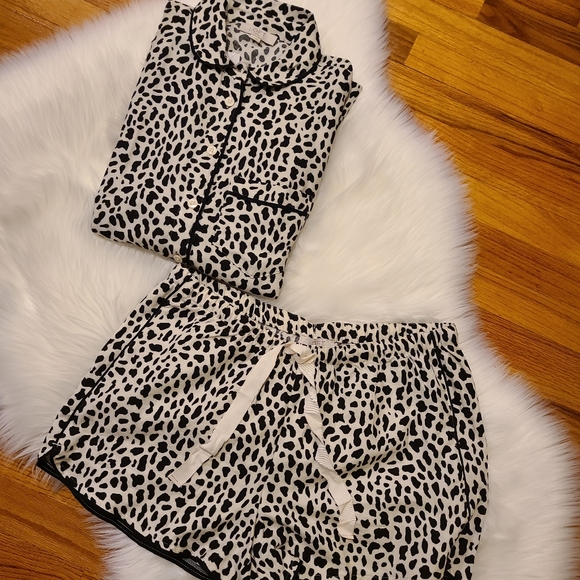 Pajama Set - Picture 2 of 6